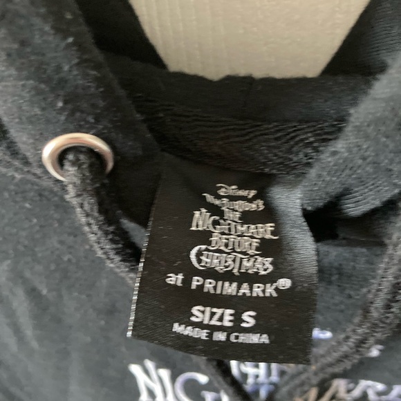 Nightmare Before Christmas Hooded Sweatshirt in Like-New Condition - Picture 3 of 3